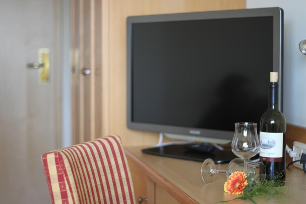 Airport-Hotel Fortuna Lautzenhausen Extérieur photo